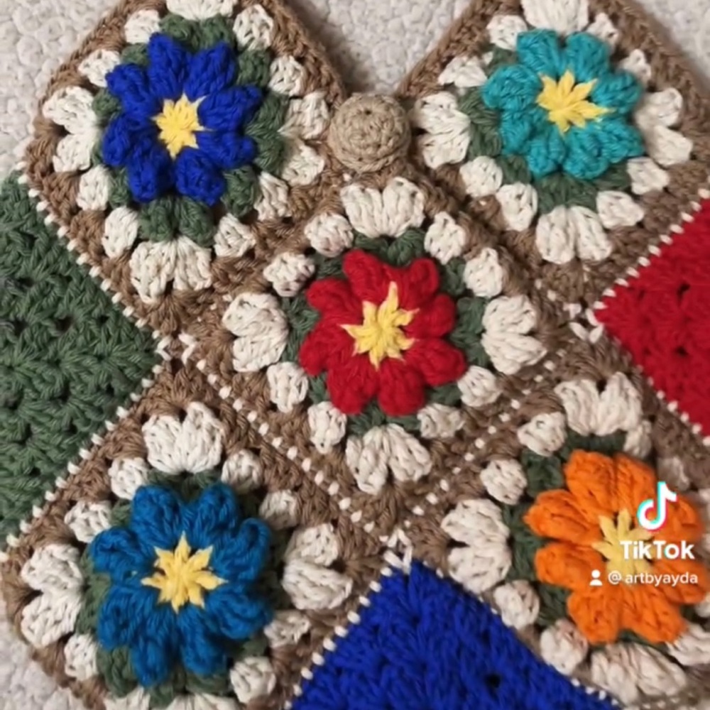 Handmade Crochet Purse - Picture 8 of 8
